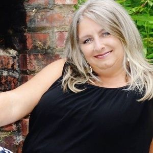 Meet your Posher, Dana